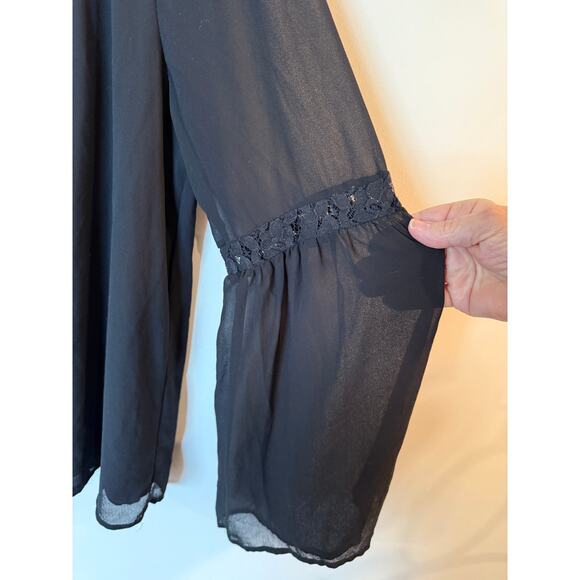 Torrid Blouse Womens Size 1X Black Lace Chiffon Boho Peasant Sheer Bell Sleeve - Picture 3 of 10